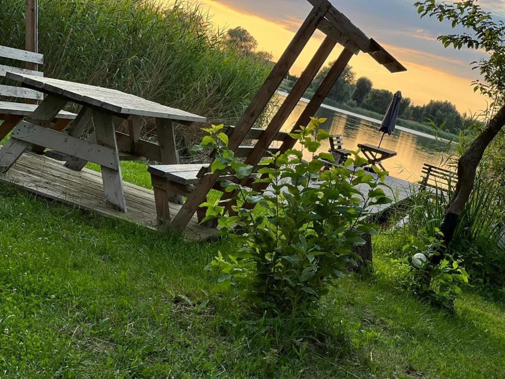 Domek Nad Jeziorem Myślibórz Екстериор снимка